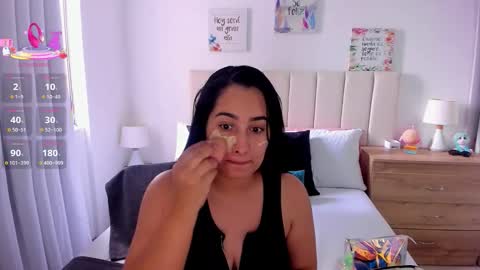 Snapshot of _kimdesire chatting on 11.23.25 Kim online show from 11.23.25