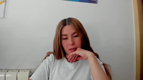 Snapshot of _kimikatt__ chatting on 02.26.25 Kendall online show from 02.26.25