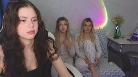 Snapshot of _kirieshka chatting on 04.28.26 Molly Emily online show from 04.28.26
