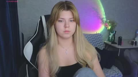 Snapshot of _kirieshka chatting on 04.30.26 Molly Emily online show from 04.30.26