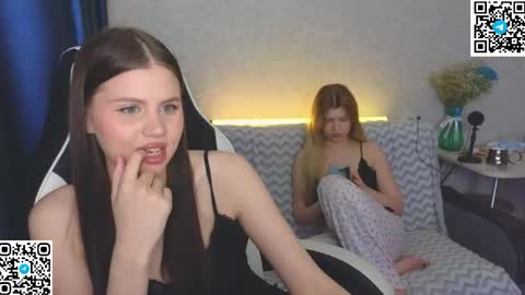 Snapshot of _kirieshka chatting on 05.29.26 Molly Emily online show from 05.29.26