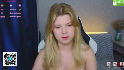 Snapshot of _kirieshka chatting on 06.15.26 Molly Emily online show from 06.15.26