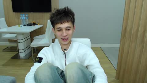 Snapshot of _kurt chatting on 12.11.24 Kurt online show from 12.11.24