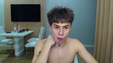 Snapshot of _kurt chatting on 12.19.24 Kurt online show from 12.19.24