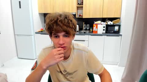 Snapshot of _kurt chatting on 09.17.25 Kurt online show from 09.17.25