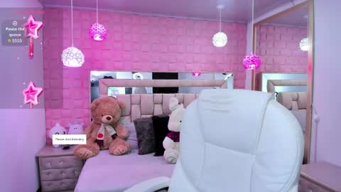 Laura online show from 04.08.26