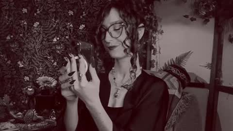 Lady Luna online show from 12.30.24