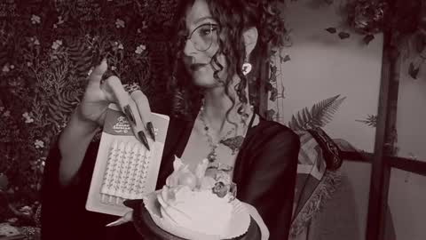 Lady Luna online show from 12.30.24