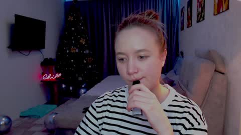 Snapshot of _lalune_ chatting on 12.02.24 _lalune_ online show from 12.02.24