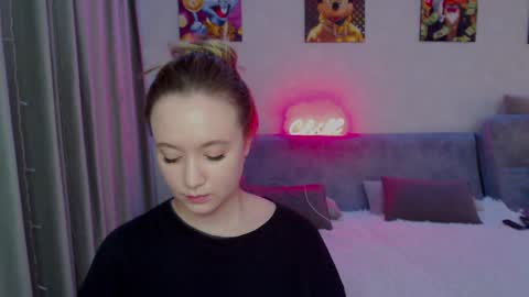 Snapshot of _lalune_ chatting on 12.26.24 _lalune_ online show from 12.26.24