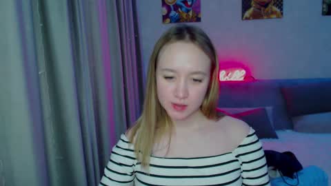 Snapshot of _lalune_ chatting on 12.28.24 _lalune_ online show from 12.28.24