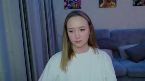 Snapshot of _lalune_ chatting on 12.29.24 _lalune_ online show from 12.29.24