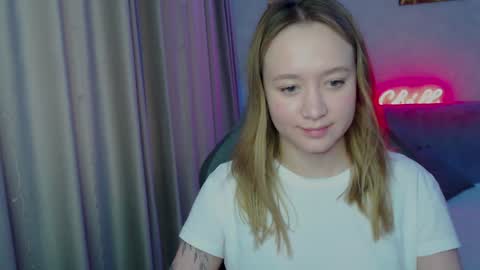 Snapshot of _lalune_ chatting on 01.08.25 _lalune_ online show from 01.08.25