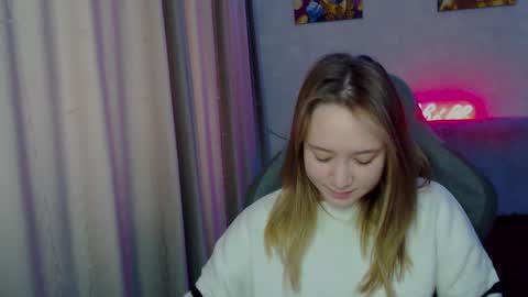 Snapshot of _lalune_ chatting on 01.15.25 _lalune_ online show from 01.15.25