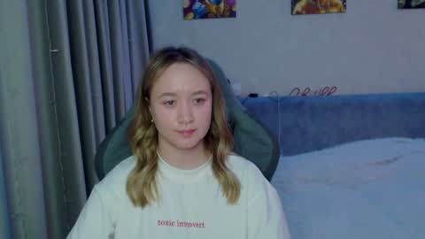 Snapshot of _lalune_ chatting on 01.25.25 _lalune_ online show from 01.25.25