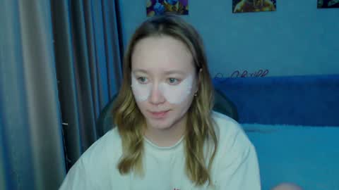 Snapshot of _lalune_ chatting on 01.25.25 _lalune_ online show from 01.25.25