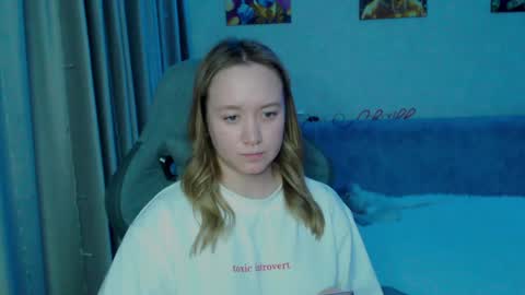 Snapshot of _lalune_ chatting on 01.25.25 _lalune_ online show from 01.25.25