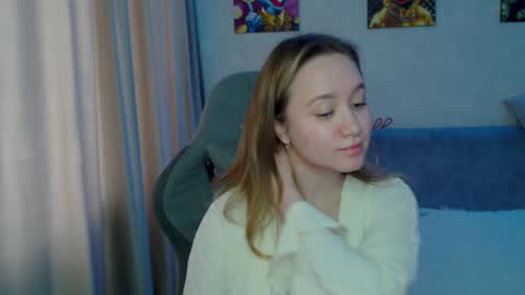 Snapshot of _lalune_ chatting on 02.06.25 _lalune_ online show from 02.06.25
