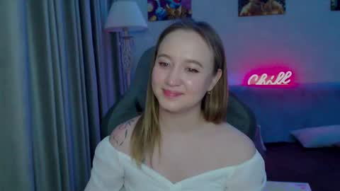 Snapshot of _lalune_ chatting on 02.17.25 _lalune_ online show from 02.17.25