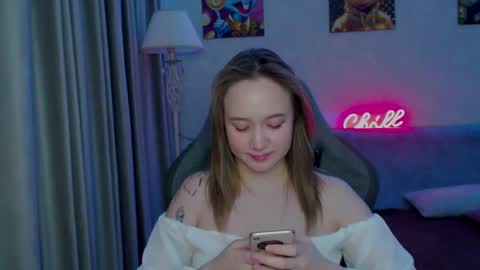 Snapshot of _lalune_ chatting on 02.17.25 _lalune_ online show from 02.17.25