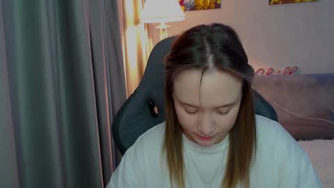 Snapshot of _lalune_ chatting on 02.21.25 _lalune_ online show from 02.21.25