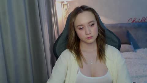 Snapshot of _lalune_ chatting on 02.23.25 _lalune_ online show from 02.23.25