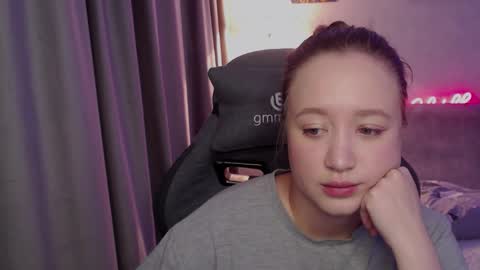 Snapshot of _lalune_ chatting on 09.27.25 _lalune_ online show from 09.27.25