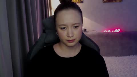Snapshot of _lalune_ chatting on 10.10.25 _lalune_ online show from 10.10.25