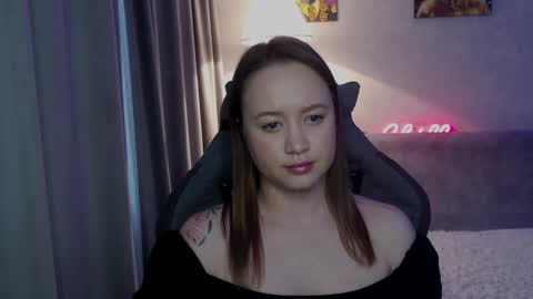 Snapshot of _lalune_ chatting on 10.22.25 _lalune_ online show from 10.22.25