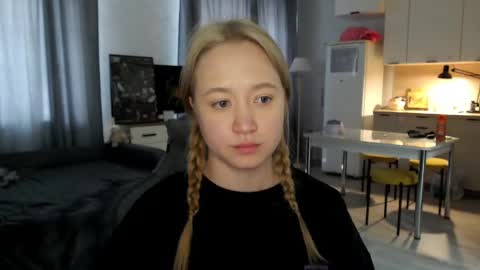 _lalune_ online show from 05.12.26