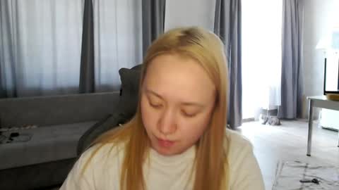 _lalune_ online show from 05.22.26