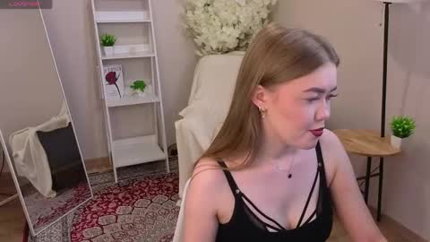 _liilcrystal_ online show from 06.06.26