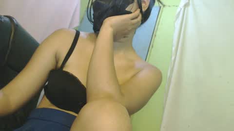 _lilies_gigi_ online show from 07.17.26