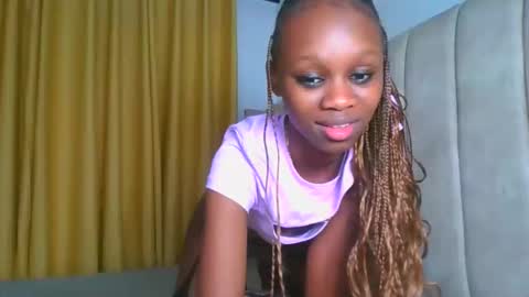 Snapshot of _littlevenus chatting on 09.16.25 Littlevenus online show from 09.16.25