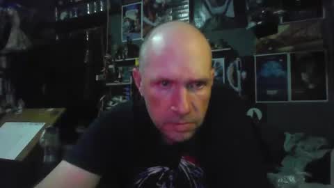 Snapshot of _longfellow chatting on 04.21.26 That guy online show from 04.21.26