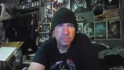 Snapshot of _longfellow chatting on 04.21.26 That guy online show from 04.21.26