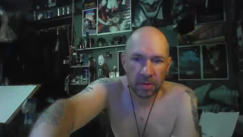 Snapshot of _longfellow chatting on 04.27.26 That guy online show from 04.27.26