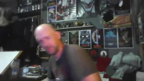 Snapshot of _longfellow chatting on 04.28.26 That guy online show from 04.28.26