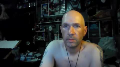 Snapshot of _longfellow chatting on 05.19.26 That guy online show from 05.19.26