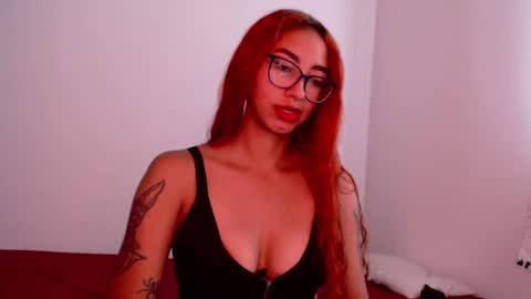 Snapshot of _loreana_ chatting on 01.28.25 _loreana_ online show from 01.28.25