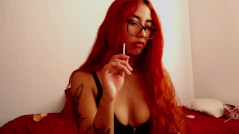 Snapshot of _loreana_ chatting on 01.28.25 _loreana_ online show from 01.28.25