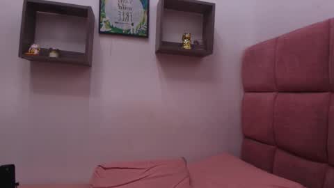 Lorrayne online show from 02.15.25