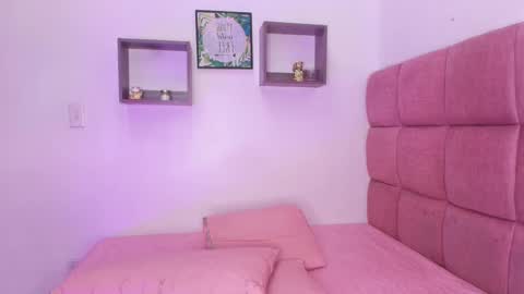 Lorrayne online show from 02.20.25