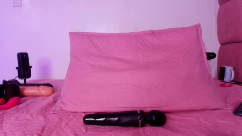 Lorrayne online show from 02.28.25