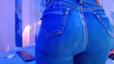 Lorrayne online show from 10.31.25