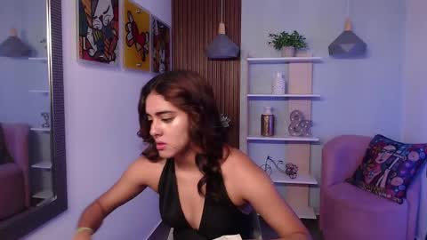 Snapshot of _lucy_grey chatting on 05.19.26 Lucy online show from 05.19.26