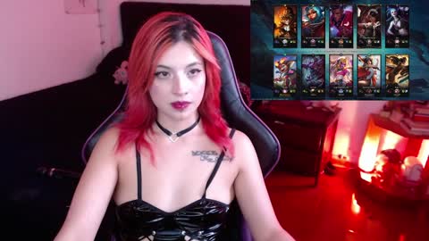 Queen.  Help me reach 100 thumbs up  online show from 01.17.25