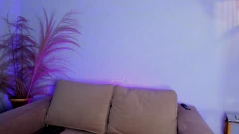 Snapshot of _luna_dupont_ chatting on 12.18.24 Luna online show from 12.18.24