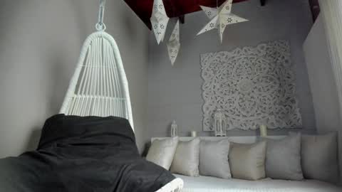 Snapshot of _luna_dupont_ chatting on 02.02.25 Luna online show from 02.02.25