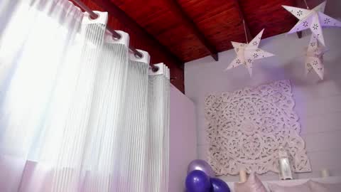 Snapshot of _luna_dupont_ chatting on 02.07.25 Luna online show from 02.07.25